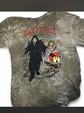 Vintage Ghostface Scream
Graphic Tee Thrashed
Distressed Horror Shirt Large